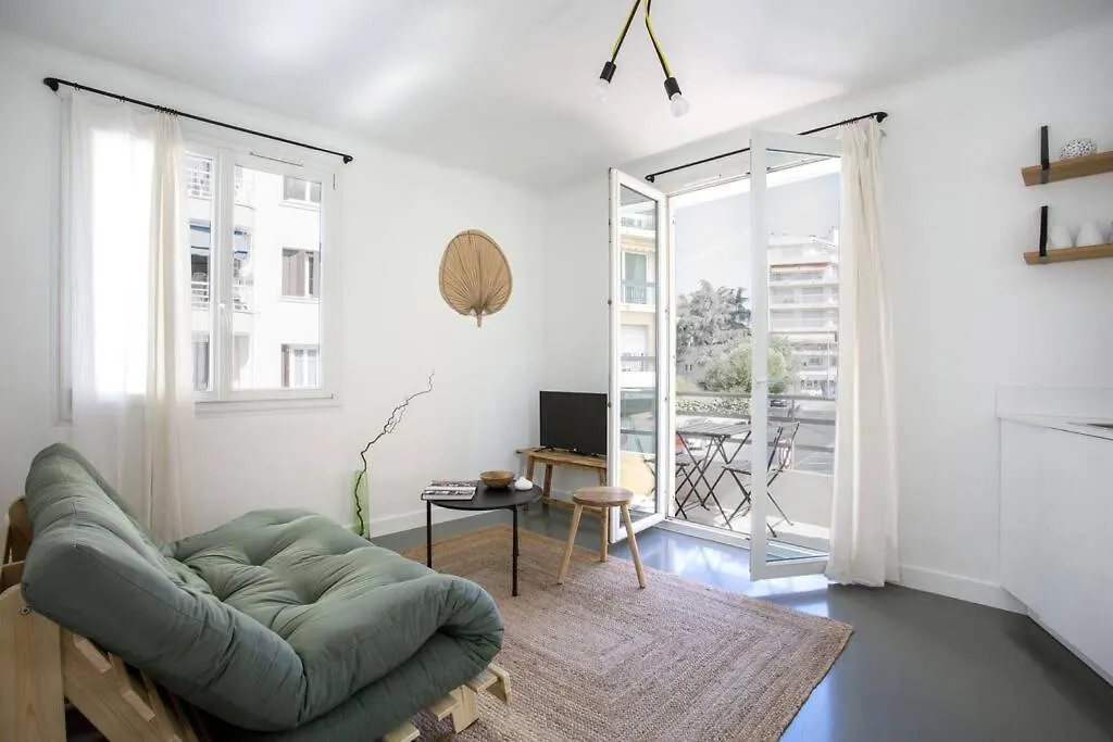 Appartement 3 Pieces / Proche Plage / Centre / Clim Antibes